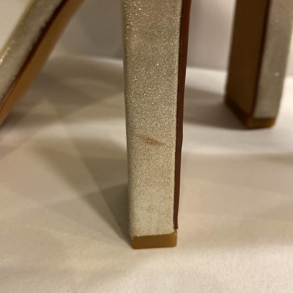 NEW Vince Camuto Heeled Sandal - 9.5 - Picture 6 of 8